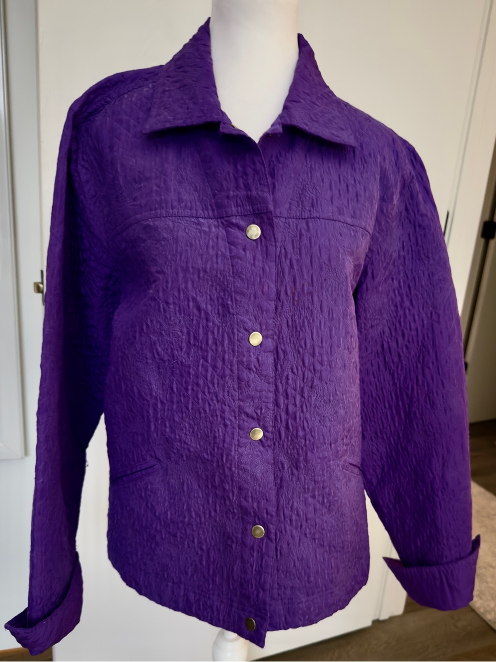 Coldwater Creek L purple silk lightweight quilted jacket cuff sleeves. Beautiful